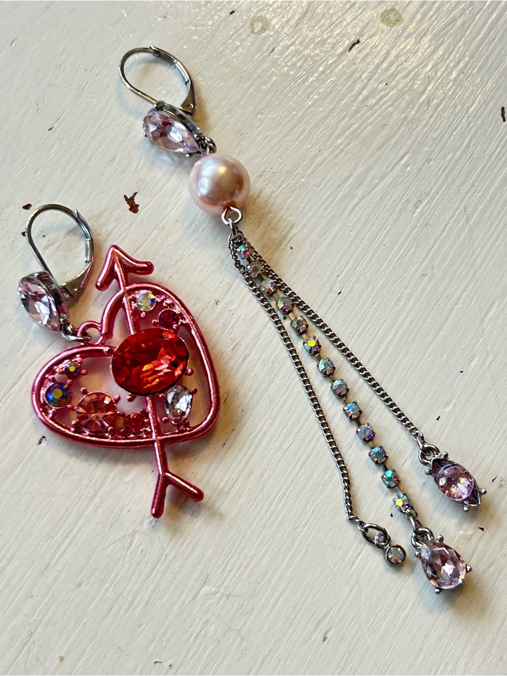 Betsey Johnson Mismatch Pink Crystal Heart & Arrow Dangle Earrings